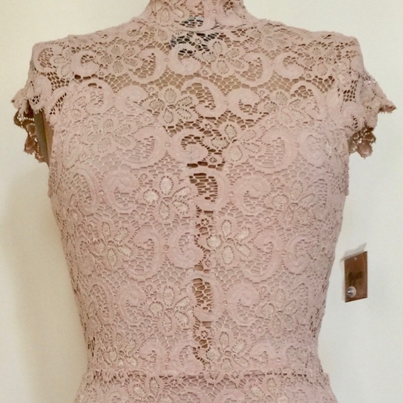 Nightcap nude lace dress with cap sleeves NWT - Picture 12 of 16